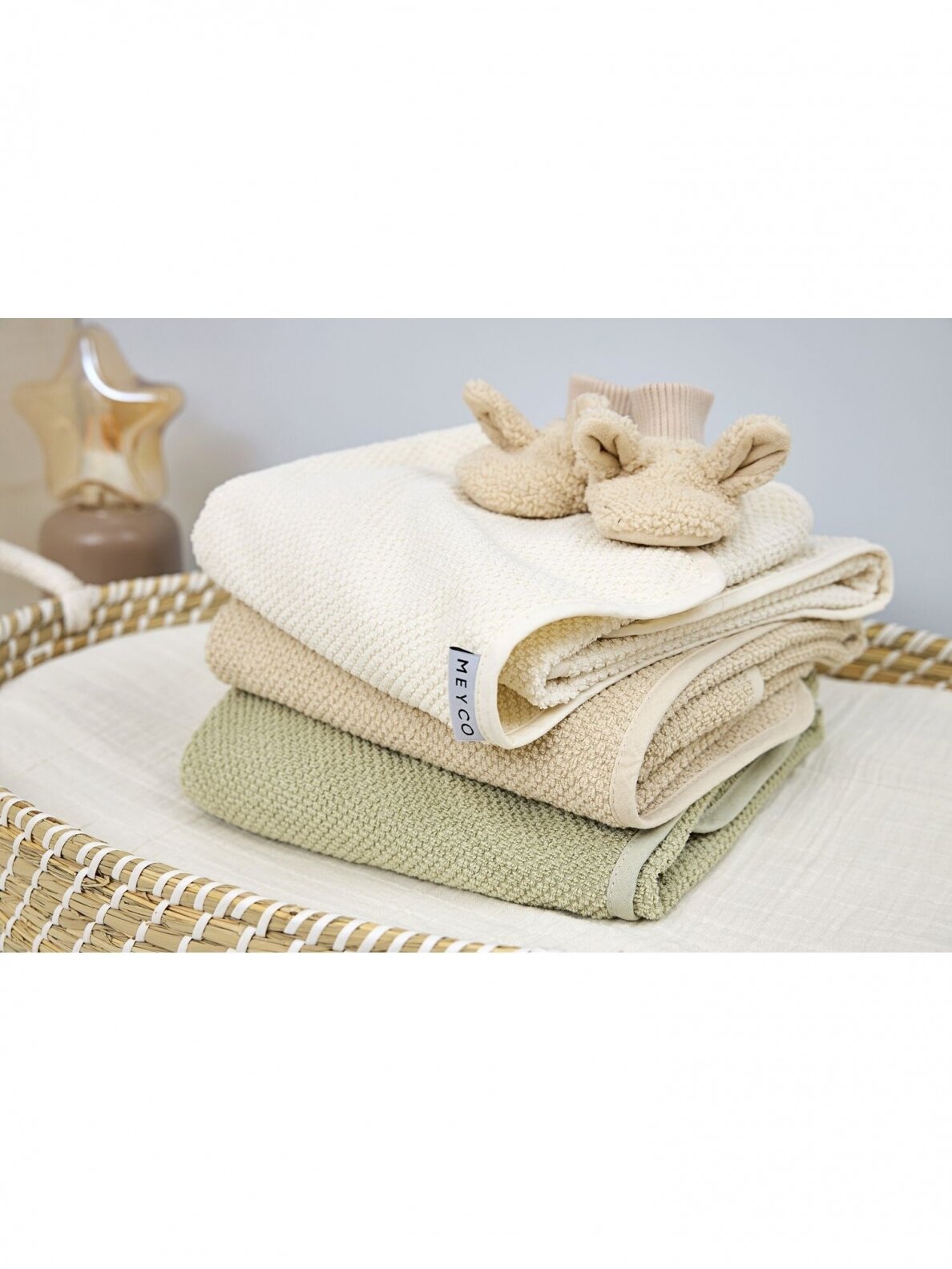 Bathcape basic terry 75x75, by Meyco Baby popcorn soft olive 1