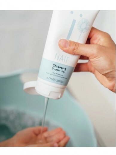 Naïf Baby & Kids cleansing baby wash gel - mild wash gel for all skin types 200ml 1