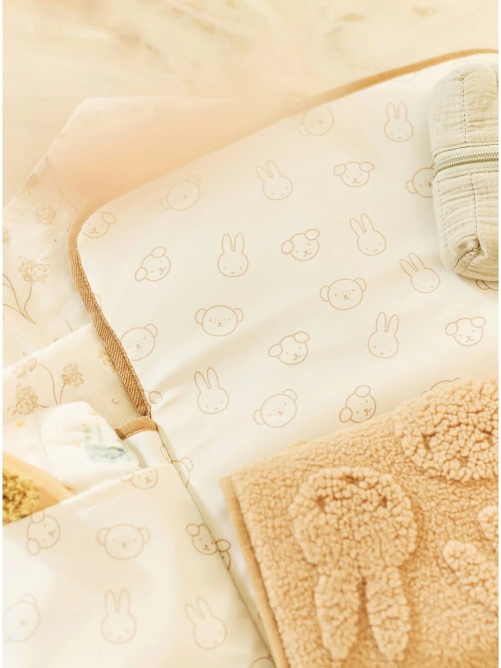Pārtinamais paklājiņš 71x70cm Jollein (Teddy Biscuit) 1 Pārtinamais paklājiņš 71x70cm Jollein (Teddy Biscuit) 1