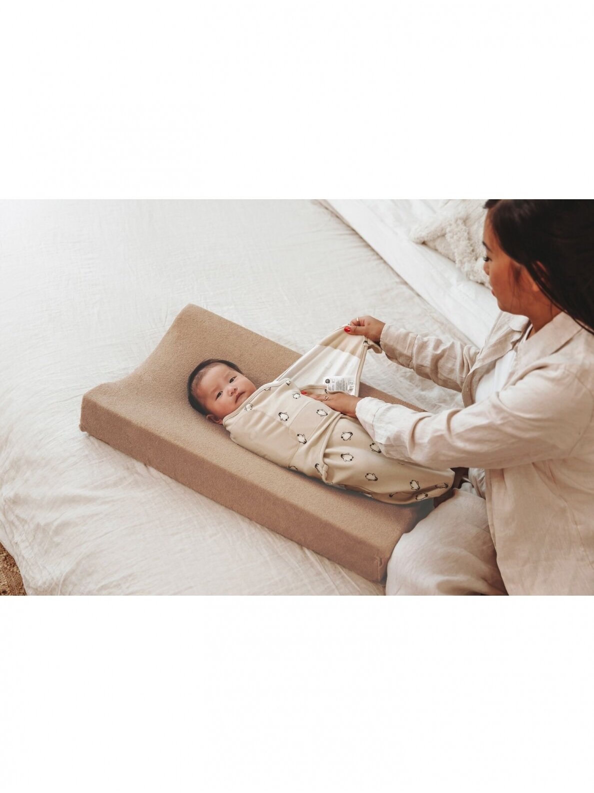 Baby Swaddle, 0-3 months by Meyco Baby, TOG 1,0 Penguin/soft sand 3
